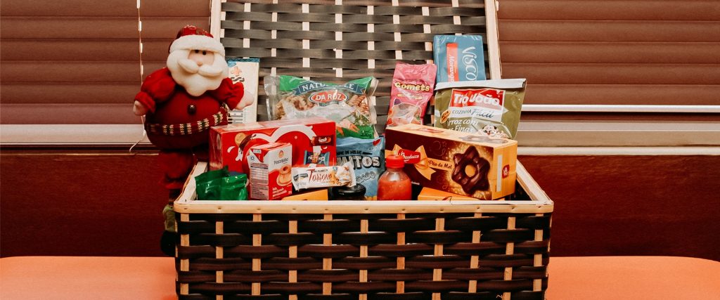 Como Montar Uma Cesta de Natal Inesquecível: Um Guia Completo para Encantar a Todos